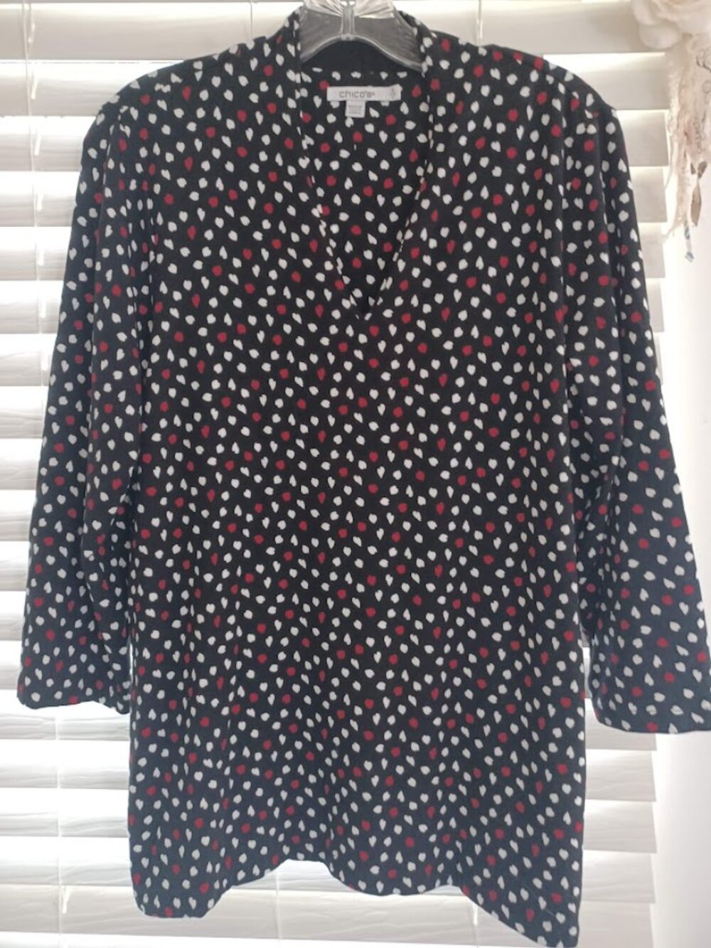 Chico's Size 2 Large Black Heart Print Tunic Top Rayon Stretch Long Sleeve